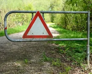 Achtung, Waldgebiet, Man kann sich schützen!